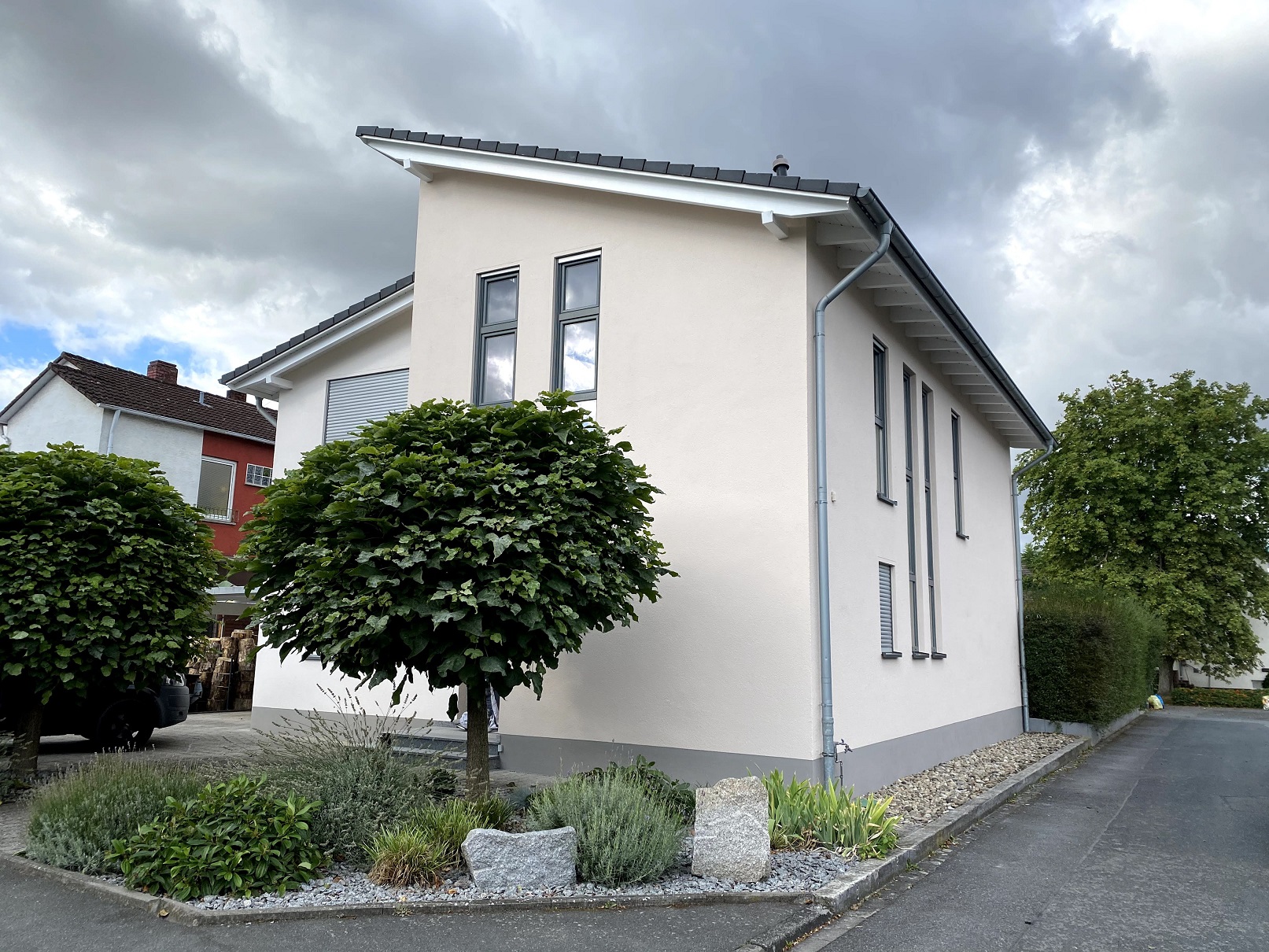 Fassadengestaltung zweifarbig Einfamilienhaus